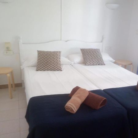 Apartamentos Playa Park Brisas Son Xoriguer Cala en Bosch Zewnętrze zdjęcie