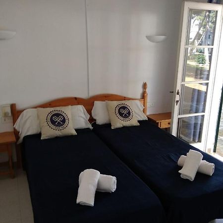 Apartamentos Playa Park Brisas Son Xoriguer Cala en Bosch Zewnętrze zdjęcie