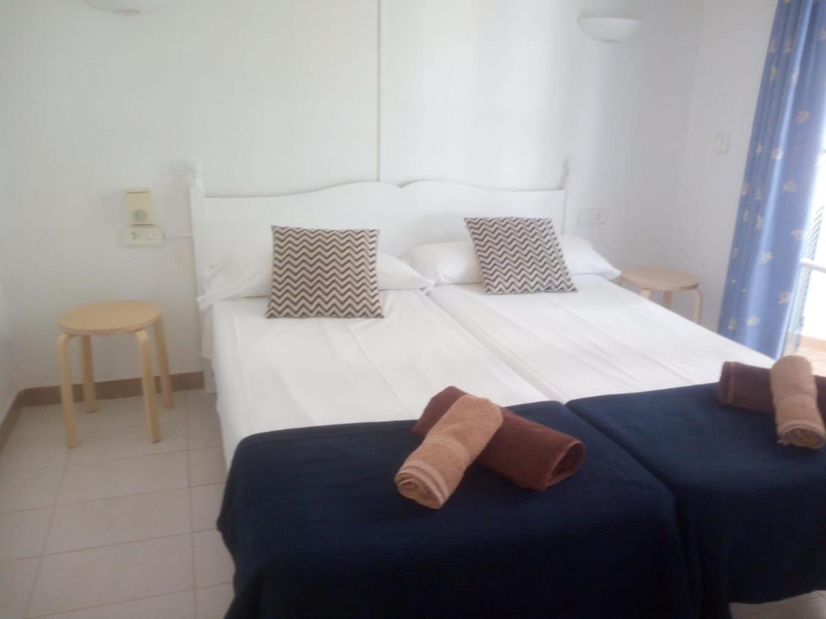Apartamentos Playa Park Brisas Son Xoriguer Cala en Bosch Zewnętrze zdjęcie